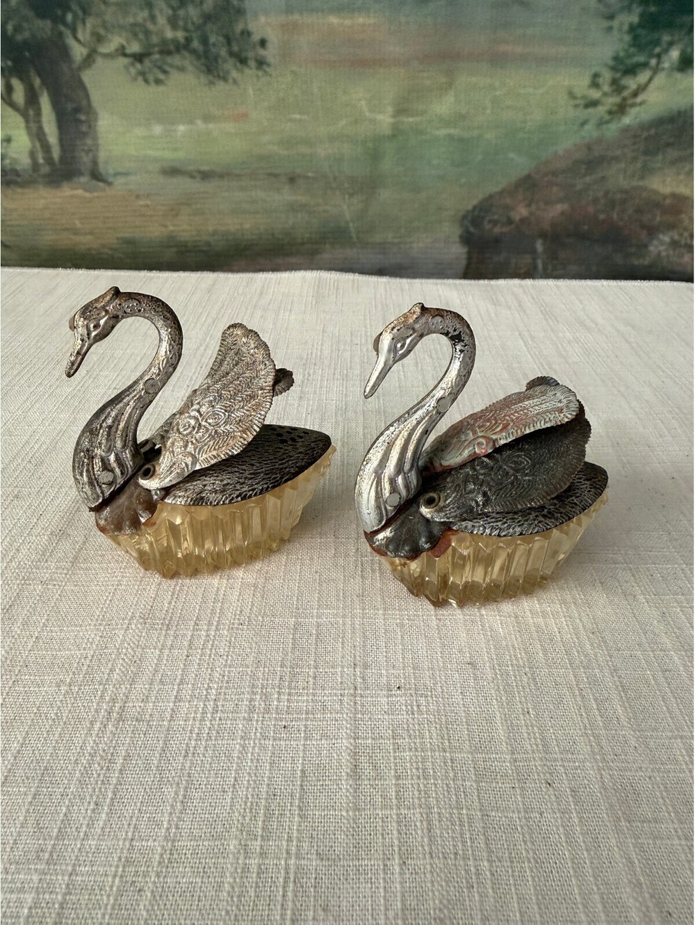 Pair of Swan Tri